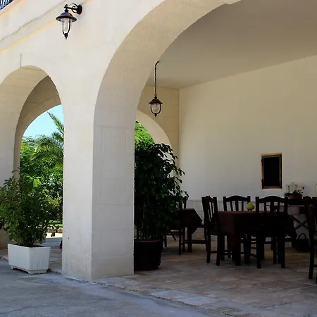 Masseria Peppeturro فندق مبيت وإفطار 3*