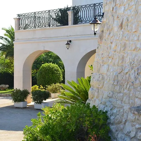Masseria Peppeturro 3* Cisternino