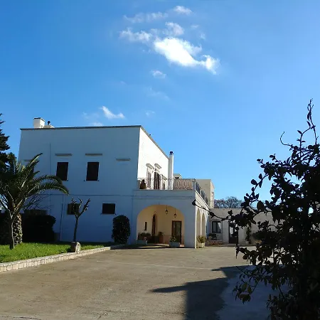 לינה וארוחת בוקר Masseria Peppeturro 3*